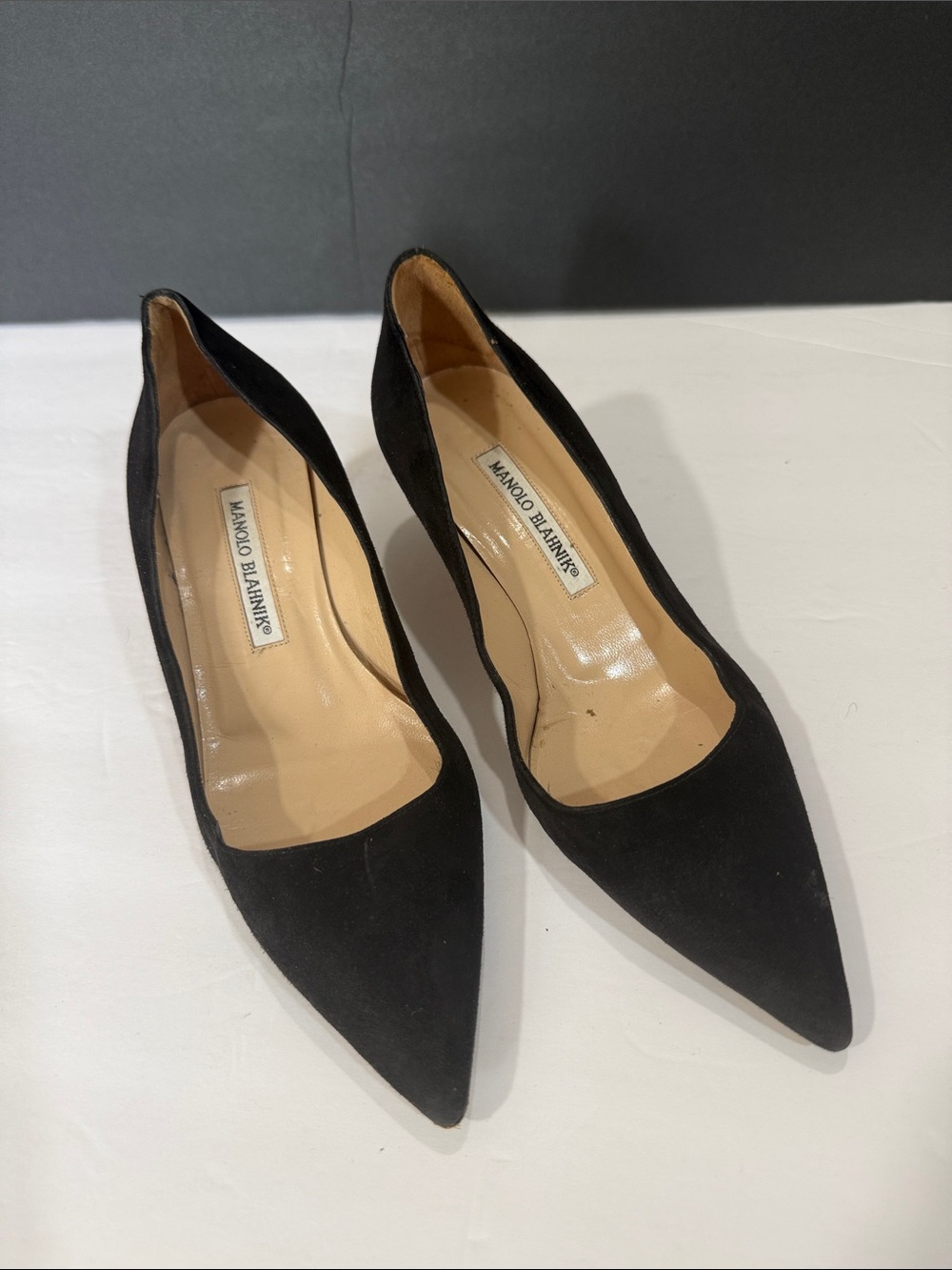 Manolo Blahnik Black Suede Pointed-Toe Pumps, Classic Elegance, sz 37 EU
